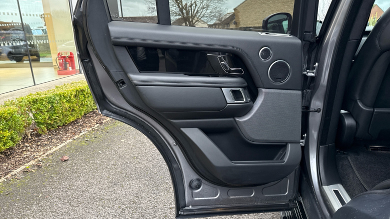 Land Rover Range Rover 2.0 P400e Westminster Black 4dr Auto Estate